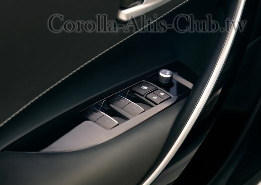 2019_Toyota_Corolla_Hatchback_04_EF31AFABDB2C480D246AAE121FDF0C979CC5EA9F_low.jpg