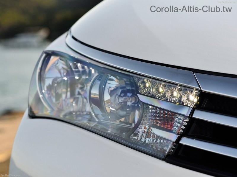Toyota-Corolla_EU-Version_2014_1600x1200_wallpaper_40.jpg